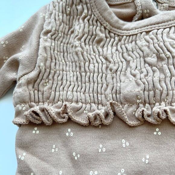 L'ovedbaby Neutral Smocked Floral Footed Sleeper - Picture 3 of 6